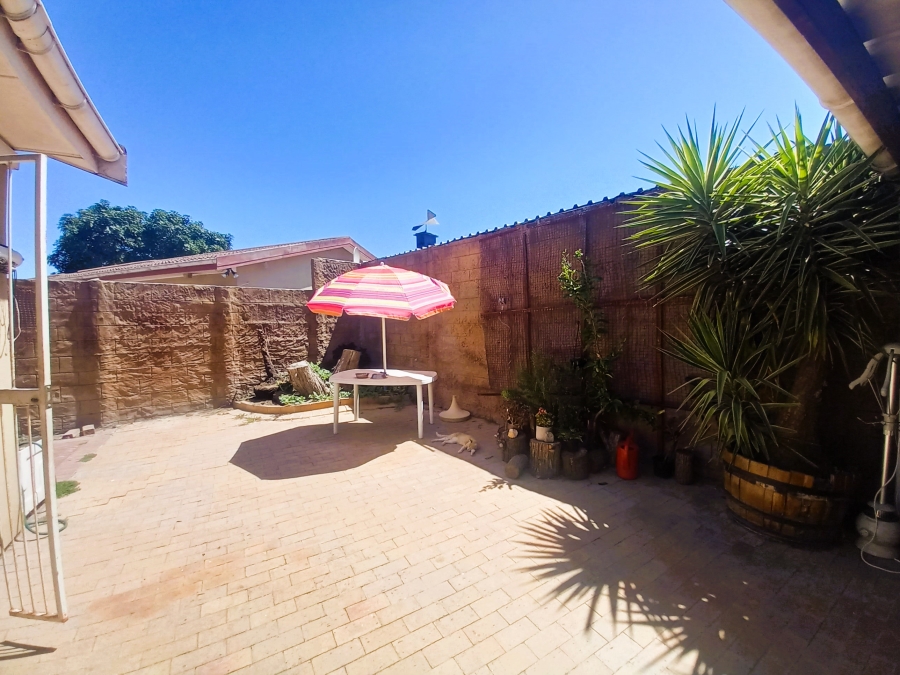 To Let 2 Bedroom Property for Rent in Jagtershof Western Cape
